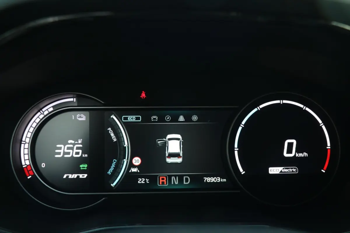 ExecutiveLine 64 kWh Leder Trekhaak Warmtepomp AdaptivCruise JBL Audio Blindspot Camera MemoryZetels Stoel koeling 78000KM BJ2020