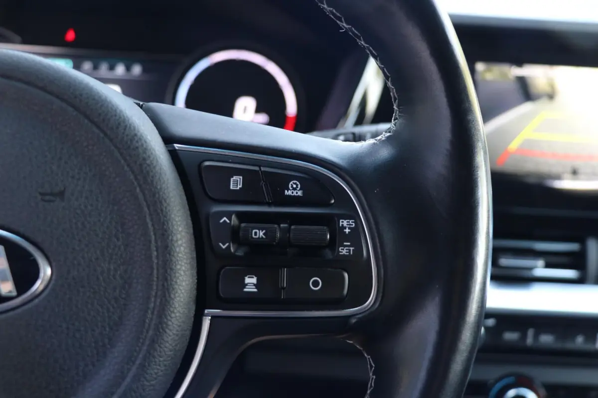 ExecutiveLine 64 kWh Leder Trekhaak Warmtepomp AdaptivCruise JBL Audio Blindspot Camera MemoryZetels Stoel koeling 78000KM BJ2020