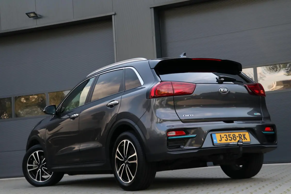 ExecutiveLine 64 kWh Leder Trekhaak Warmtepomp AdaptivCruise JBL Audio Blindspot Camera MemoryZetels Stoel koeling 78000KM BJ2020