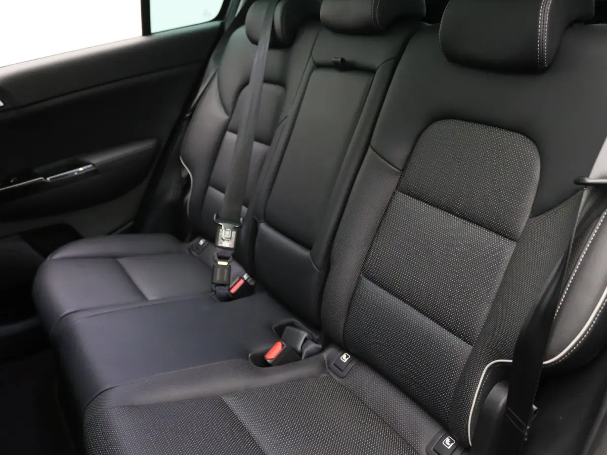 1.6 T-GDI Black Edition 177pk Automaat JBL | Camera | Parkeersens. v+a | Stoelverw. | Panoramadak