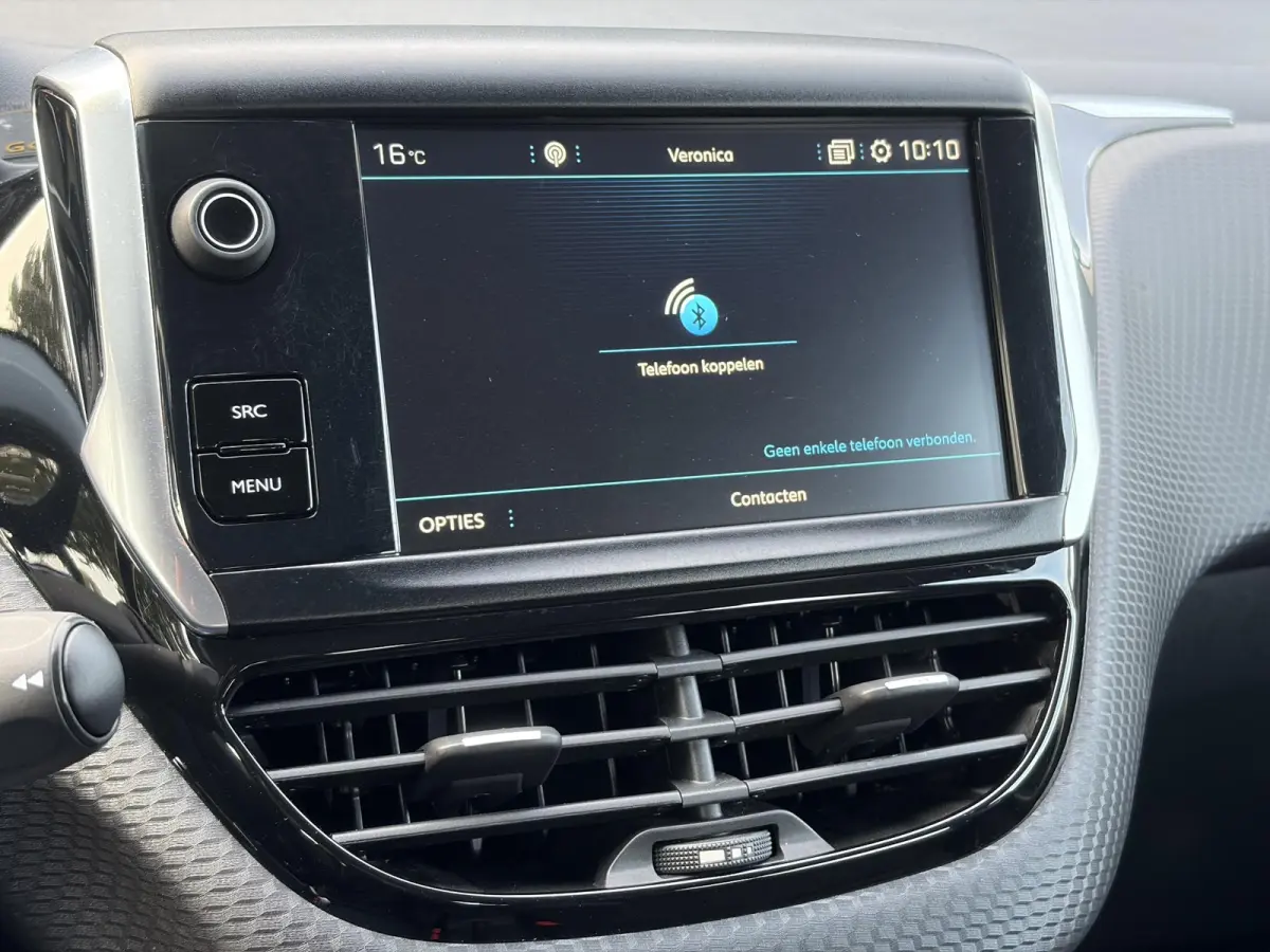 1.2 PureTech Blue Lion ✓D-riem vv in 11-2023✓1e Eigenaar✓Trekhaak✓Navi✓Carplay✓Airco✓Cruise✓Pdc✓Dealer Onderhouden✓110pk✓Weinig Km✓N.A.P✓Bj 12-2017✓Nieuwe Apk bij