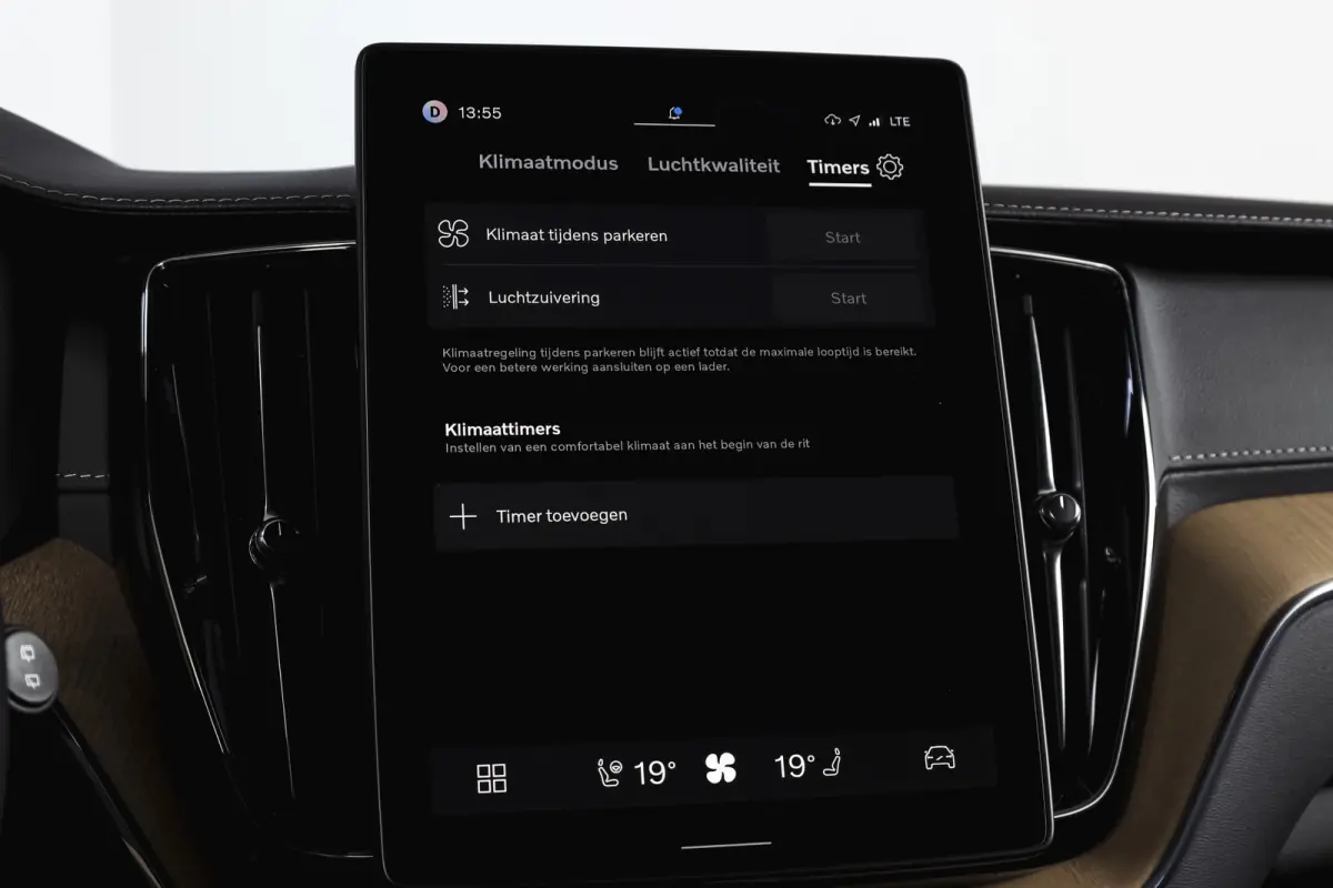 2.0 T8 Plug-in hybrid AWD Ultra Dark Org. NL. | Forest Lake | S/K-Panodak | Adapt. Cruise | Stoel-+Stuurverw. | PDC | 360 Camera | NAV + App. Connect | ECC | Elek. Klep | LM 22" |