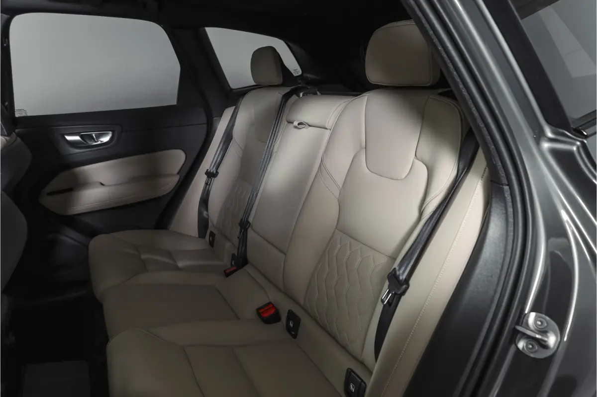 2.0 T8 Plug-in hybrid AWD Ultra Dark Org. NL. | Forest Lake | S/K-Panodak | Adapt. Cruise | Stoel-+Stuurverw. | PDC | 360 Camera | NAV + App. Connect | ECC | Elek. Klep | LM 22" |