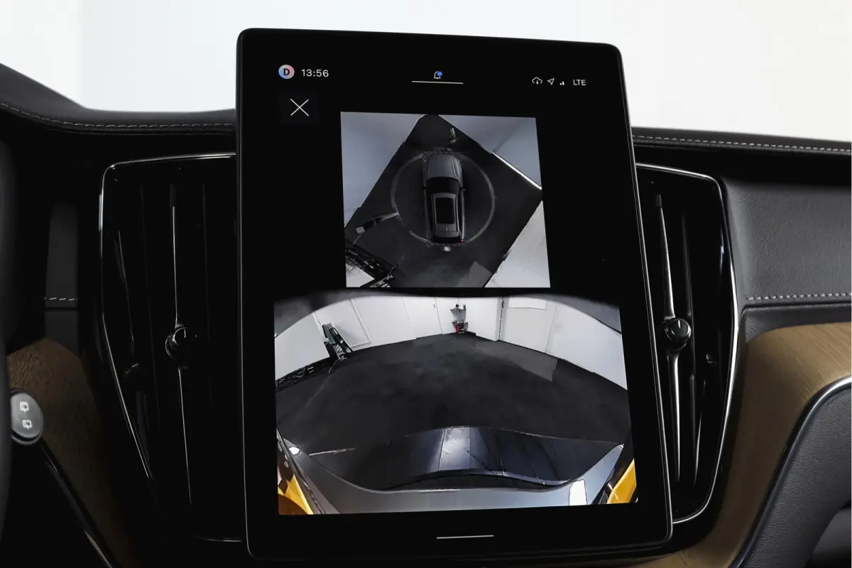 2.0 T8 Plug-in hybrid AWD Ultra Dark Org. NL. | Forest Lake | S/K-Panodak | Adapt. Cruise | Stoel-+Stuurverw. | PDC | 360 Camera | NAV + App. Connect | ECC | Elek. Klep | LM 22" |