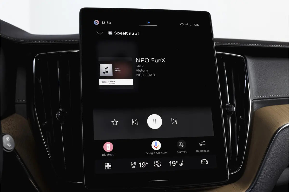 2.0 T8 Plug-in hybrid AWD Ultra Dark Org. NL. | Forest Lake | S/K-Panodak | Adapt. Cruise | Stoel-+Stuurverw. | PDC | 360 Camera | NAV + App. Connect | ECC | Elek. Klep | LM 22" |