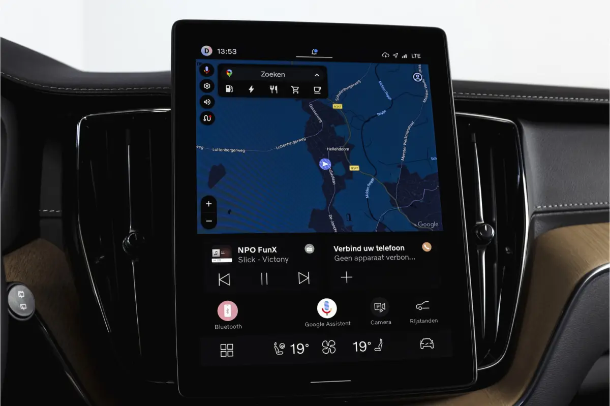 2.0 T8 Plug-in hybrid AWD Ultra Dark Org. NL. | Forest Lake | S/K-Panodak | Adapt. Cruise | Stoel-+Stuurverw. | PDC | 360 Camera | NAV + App. Connect | ECC | Elek. Klep | LM 22" |