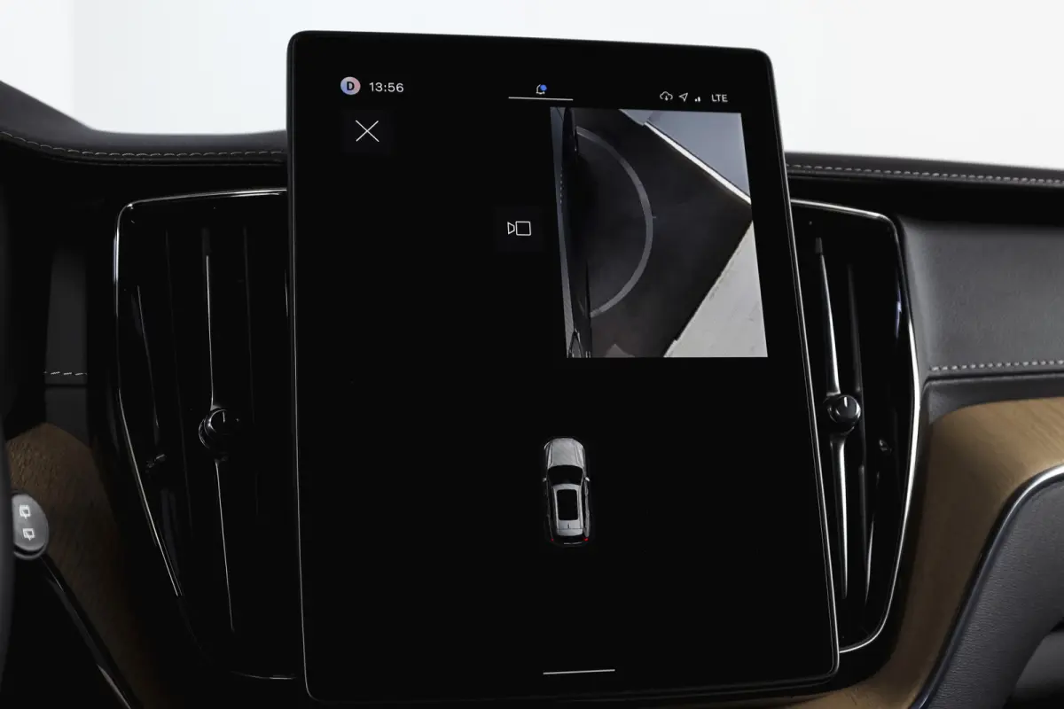 2.0 T8 Plug-in hybrid AWD Ultra Dark Org. NL. | Forest Lake | S/K-Panodak | Adapt. Cruise | Stoel-+Stuurverw. | PDC | 360 Camera | NAV + App. Connect | ECC | Elek. Klep | LM 22" |