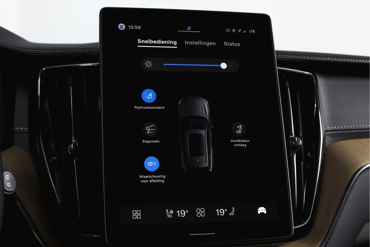 2.0 T8 Plug-in hybrid AWD Ultra Dark Org. NL. | Forest Lake | S/K-Panodak | Adapt. Cruise | Stoel-+Stuurverw. | PDC | 360 Camera | NAV + App. Connect | ECC | Elek. Klep | LM 22" |
