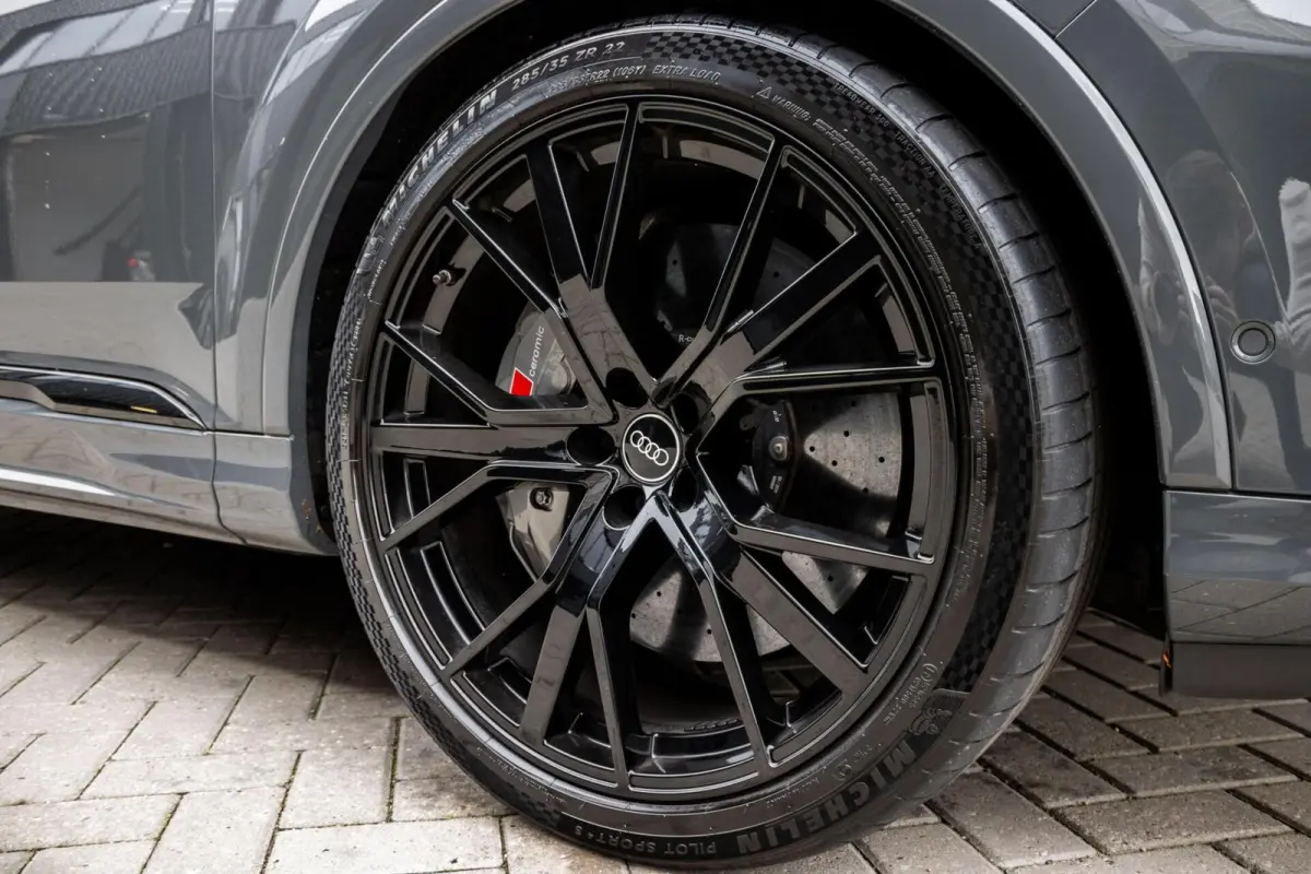 SQ7 4.0 TFSI SQ7 quattro 7p