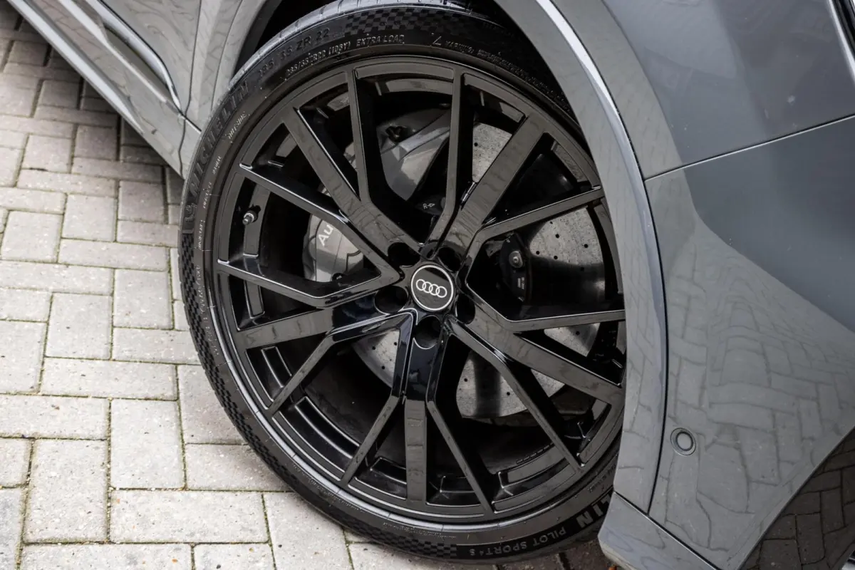 SQ7 4.0 TFSI SQ7 quattro 7p