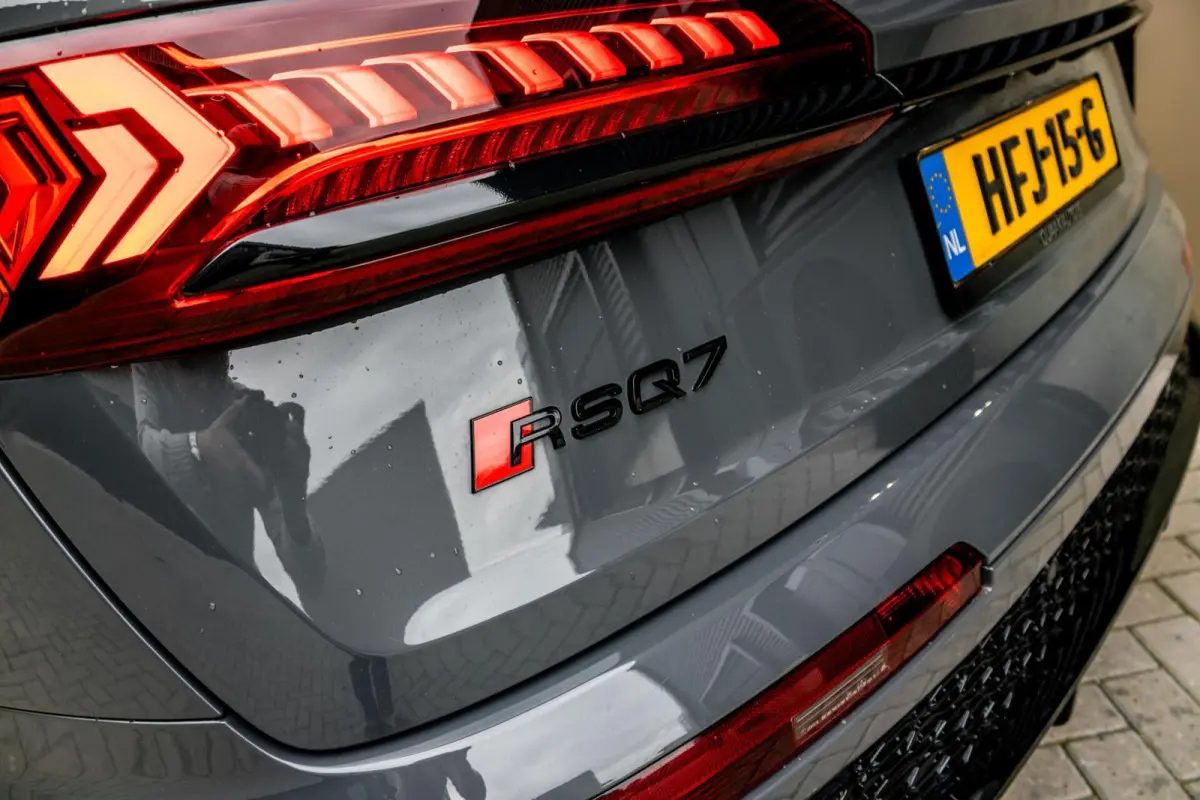 SQ7 4.0 TFSI SQ7 quattro 7p