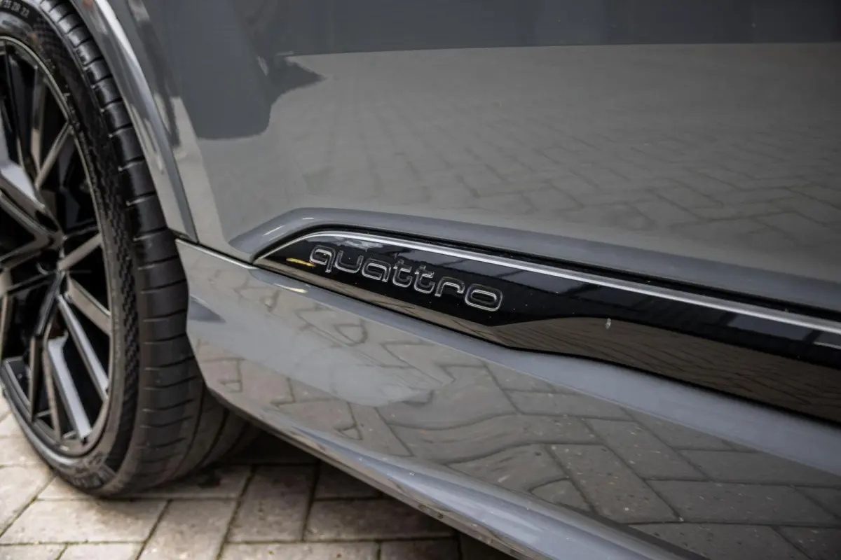 SQ7 4.0 TFSI SQ7 quattro 7p