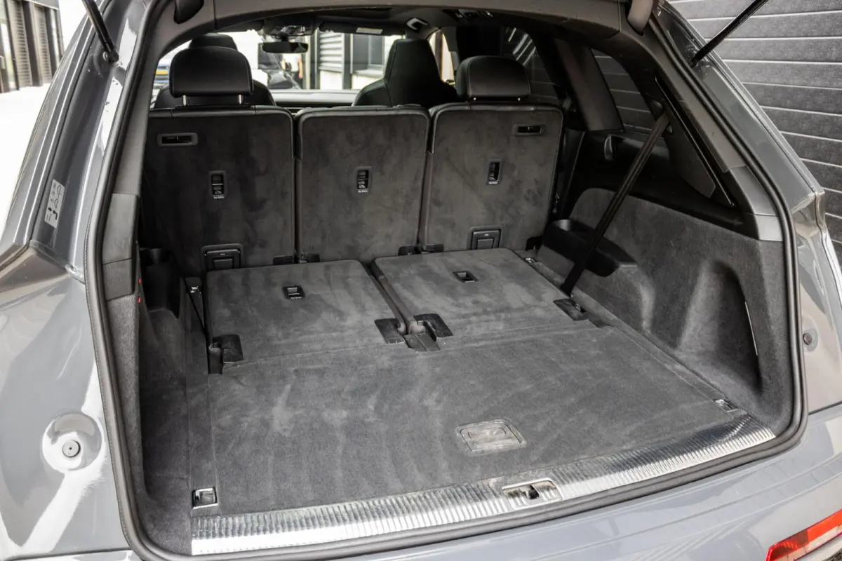 SQ7 4.0 TFSI SQ7 quattro 7p