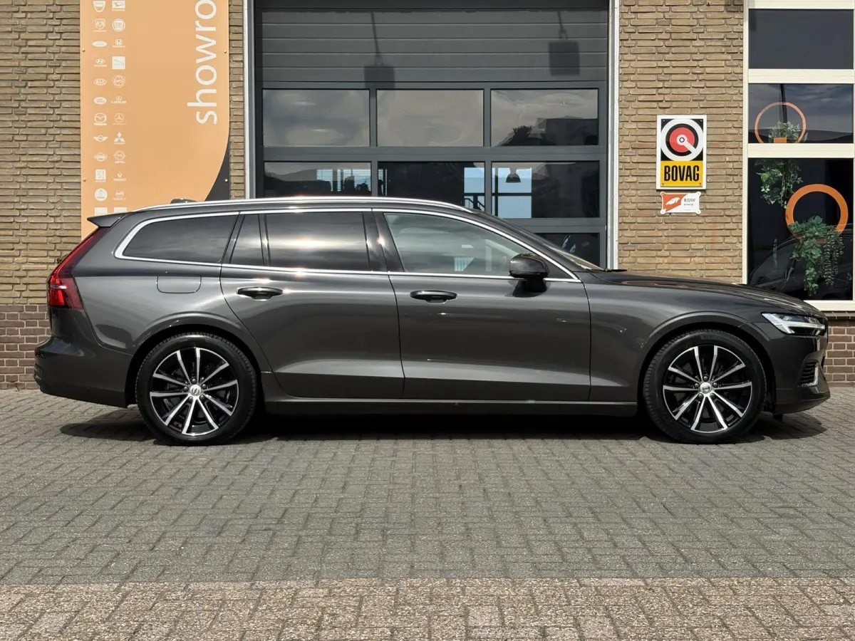 T6 AWD Plug-in Hybrid Core T6 AWD Plugin Hybrid LONG RANGE 19 KWh CORE BRIGHT TREKHAAK/68.000 KM!/SOH 96%