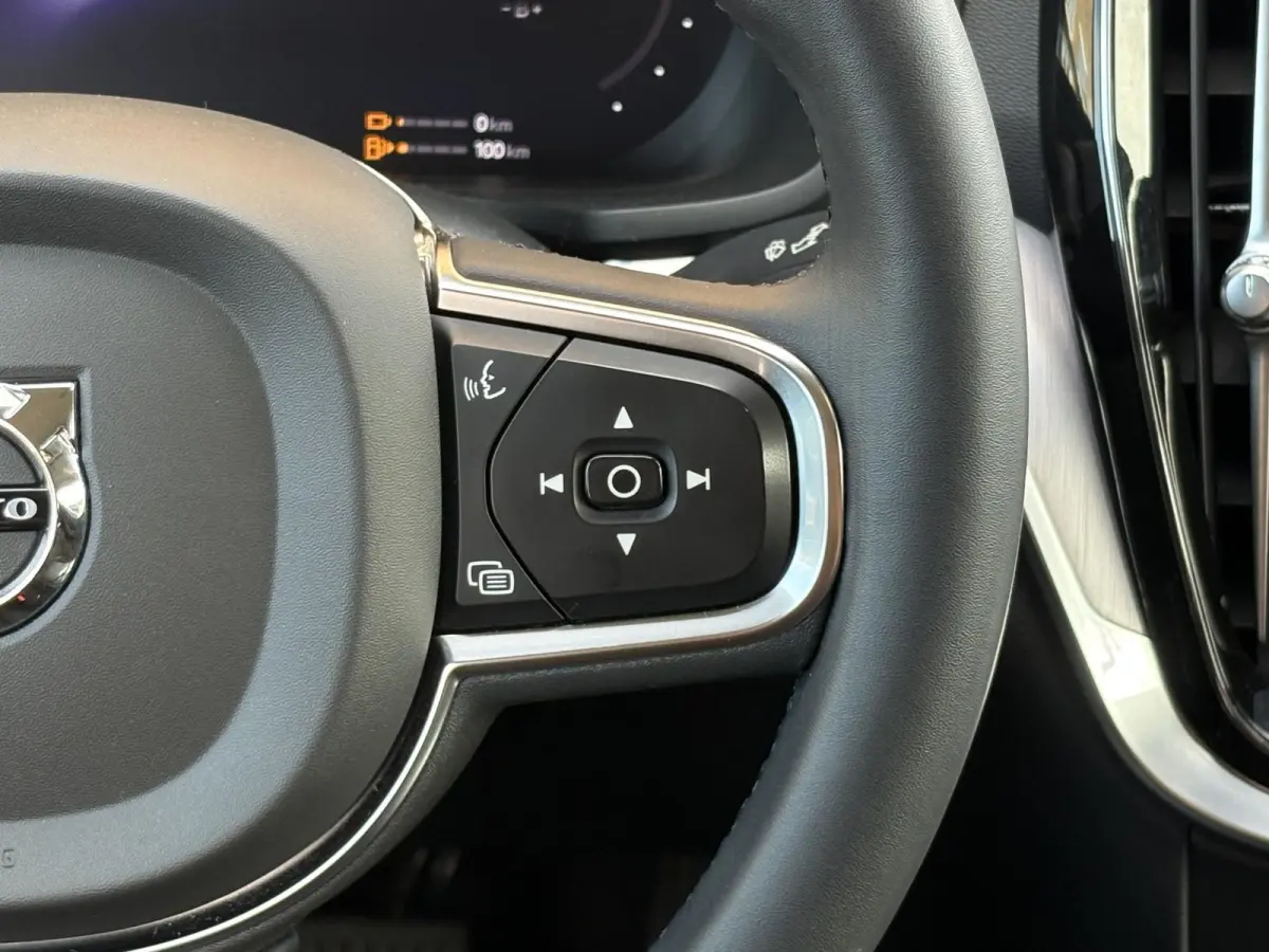 T6 AWD Plug-in Hybrid Core T6 AWD Plugin Hybrid LONG RANGE 19 KWh CORE BRIGHT TREKHAAK/68.000 KM!/SOH 96%