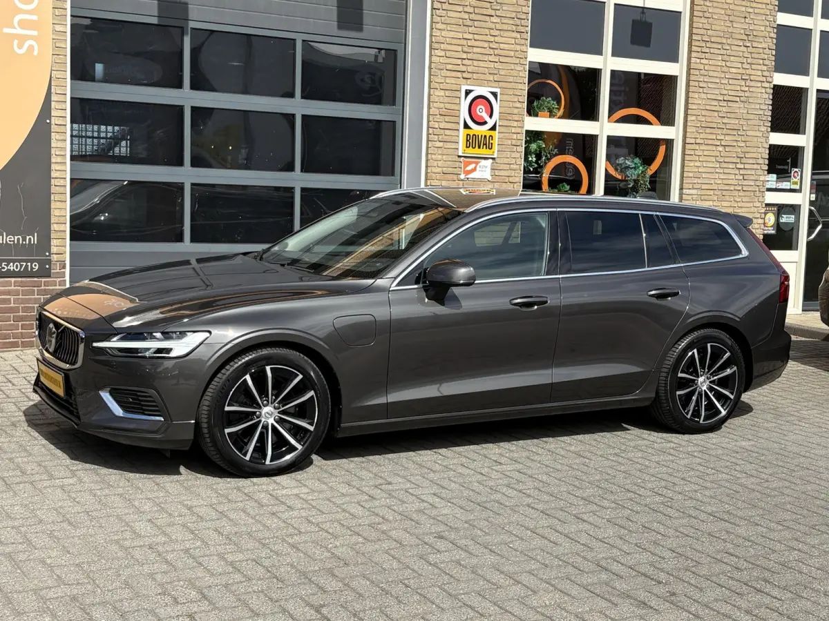 T6 AWD Plug-in Hybrid Core T6 AWD Plugin Hybrid LONG RANGE 19 KWh CORE BRIGHT TREKHAAK/68.000 KM!/SOH 96%
