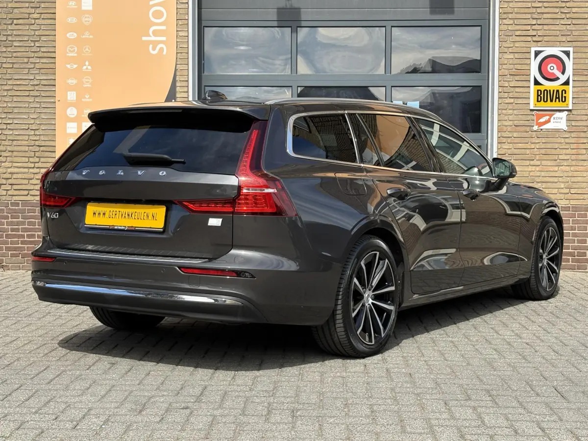 T6 AWD Plug-in Hybrid Core T6 AWD Plugin Hybrid LONG RANGE 19 KWh CORE BRIGHT TREKHAAK/68.000 KM!/SOH 96%