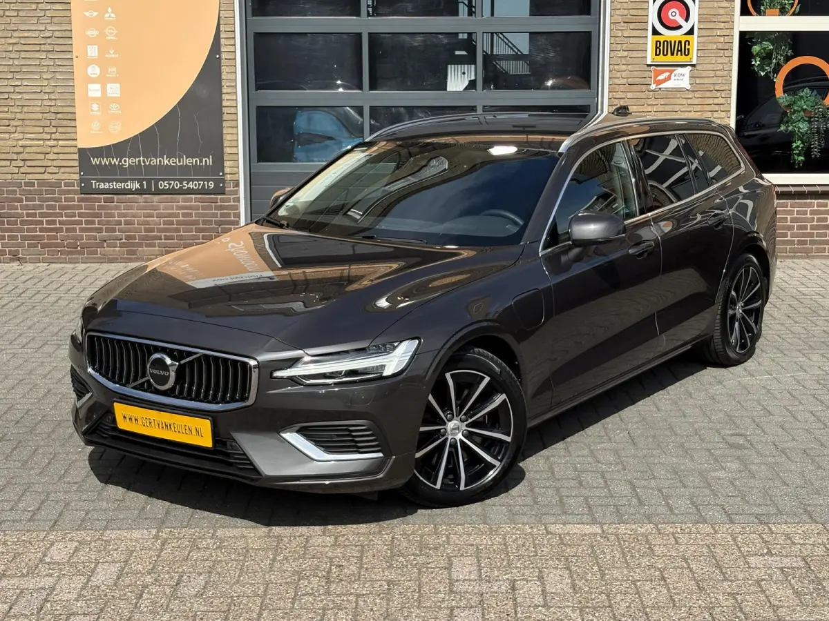 T6 AWD Plug-in Hybrid Core T6 AWD Plugin Hybrid LONG RANGE 19 KWh CORE BRIGHT TREKHAAK/68.000 KM!/SOH 96%
