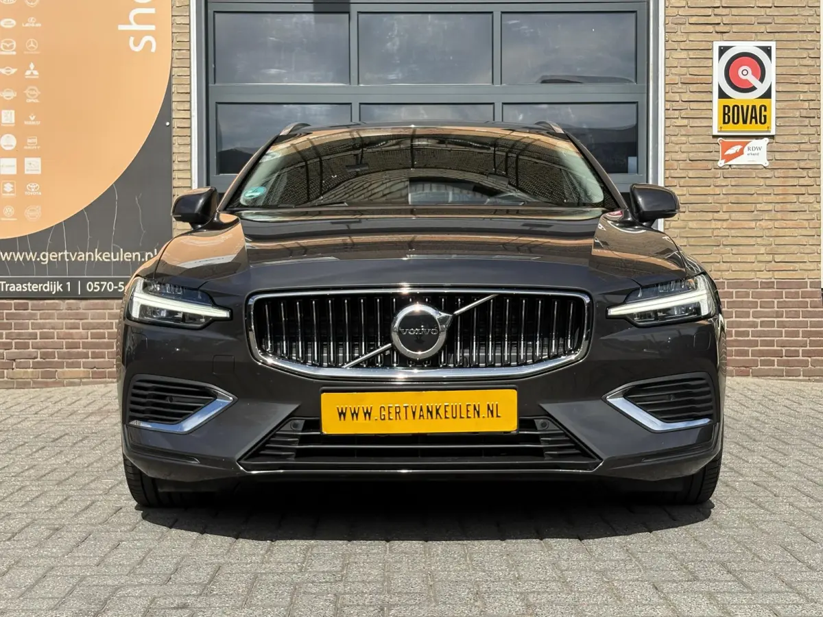 T6 AWD Plug-in Hybrid Core T6 AWD Plugin Hybrid LONG RANGE 19 KWh CORE BRIGHT TREKHAAK/68.000 KM!/SOH 96%