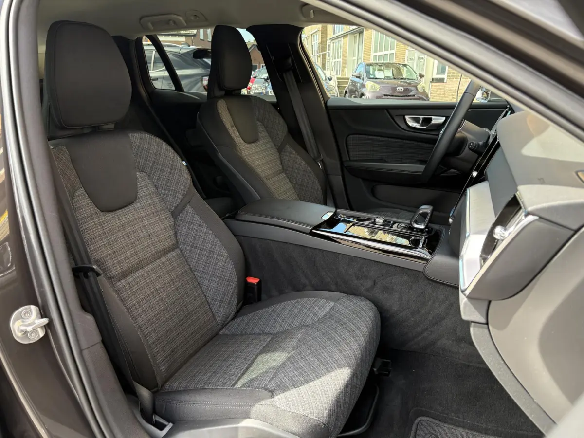 T6 AWD Plug-in Hybrid Core T6 AWD Plugin Hybrid LONG RANGE 19 KWh CORE BRIGHT TREKHAAK/68.000 KM!/SOH 96%
