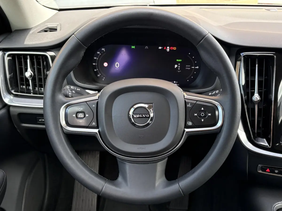 T6 AWD Plug-in Hybrid Core T6 AWD Plugin Hybrid LONG RANGE 19 KWh CORE BRIGHT TREKHAAK/68.000 KM!/SOH 96%