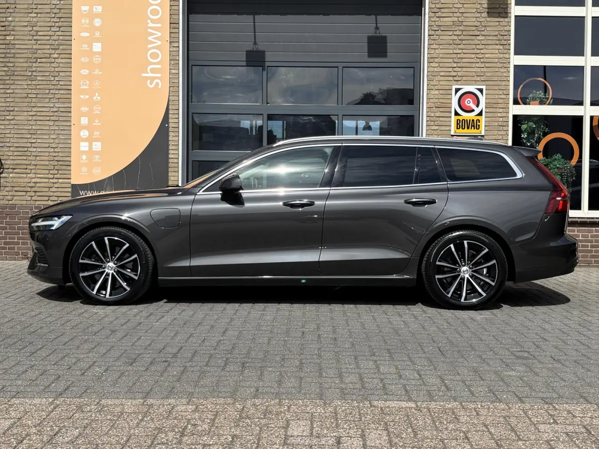 T6 AWD Plug-in Hybrid Core T6 AWD Plugin Hybrid LONG RANGE 19 KWh CORE BRIGHT TREKHAAK/68.000 KM!/SOH 96%