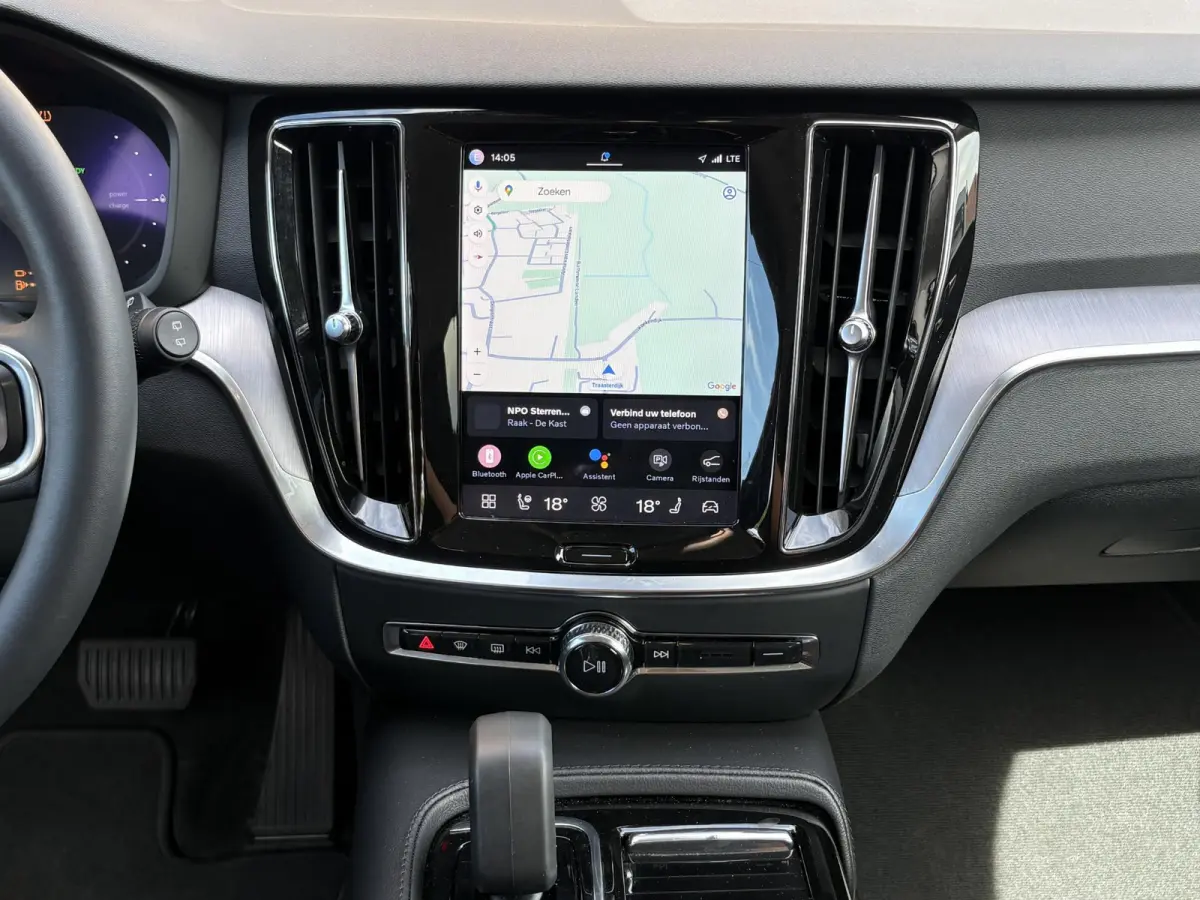 T6 AWD Plug-in Hybrid Core T6 AWD Plugin Hybrid LONG RANGE 19 KWh CORE BRIGHT TREKHAAK/68.000 KM!/SOH 96%