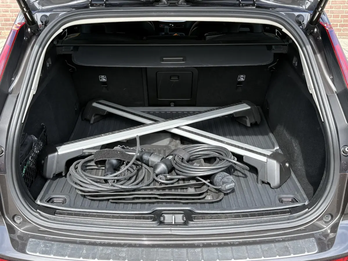T6 AWD Plug-in Hybrid Core T6 AWD Plugin Hybrid LONG RANGE 19 KWh CORE BRIGHT TREKHAAK/68.000 KM!/SOH 96%