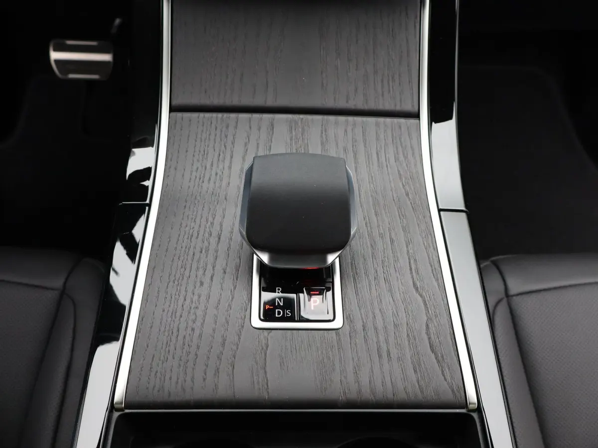 1.5 P270e PHEV AWD Business Dynamic Edition | Comfort Pack | Trekhaak elektrisch uitklapbaar | Black Pack |