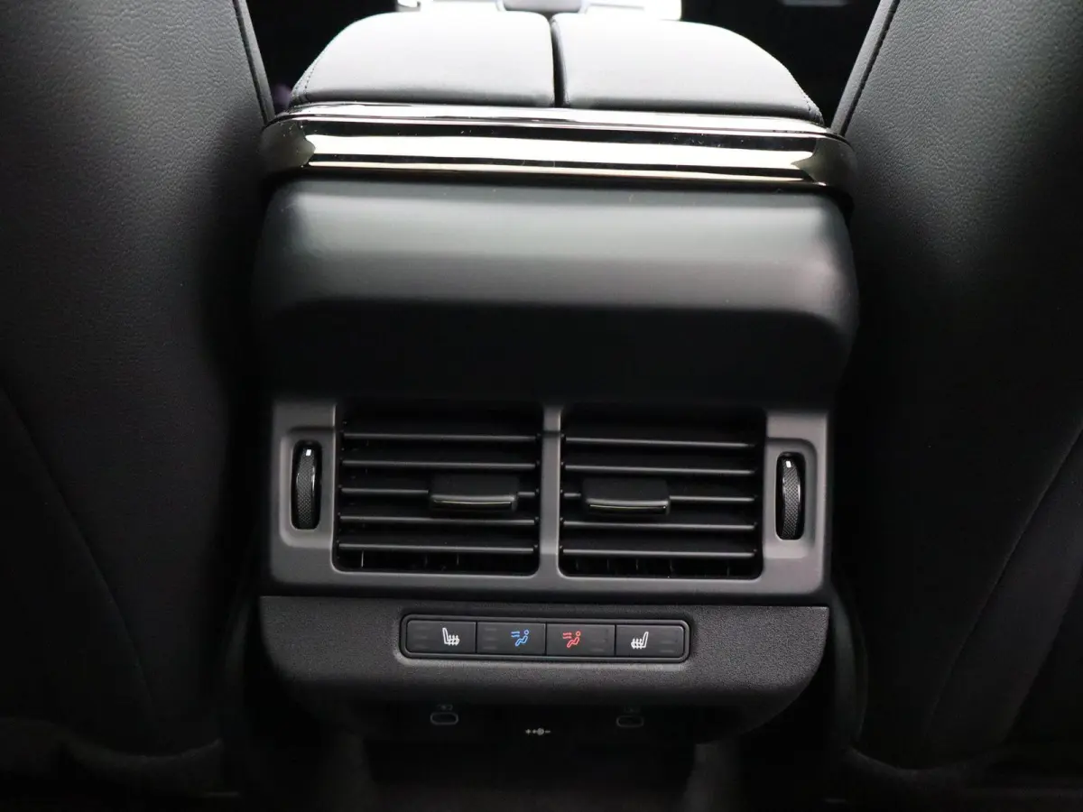 1.5 P270e PHEV AWD Business Dynamic Edition | Comfort Pack | Trekhaak elektrisch uitklapbaar | Black Pack |