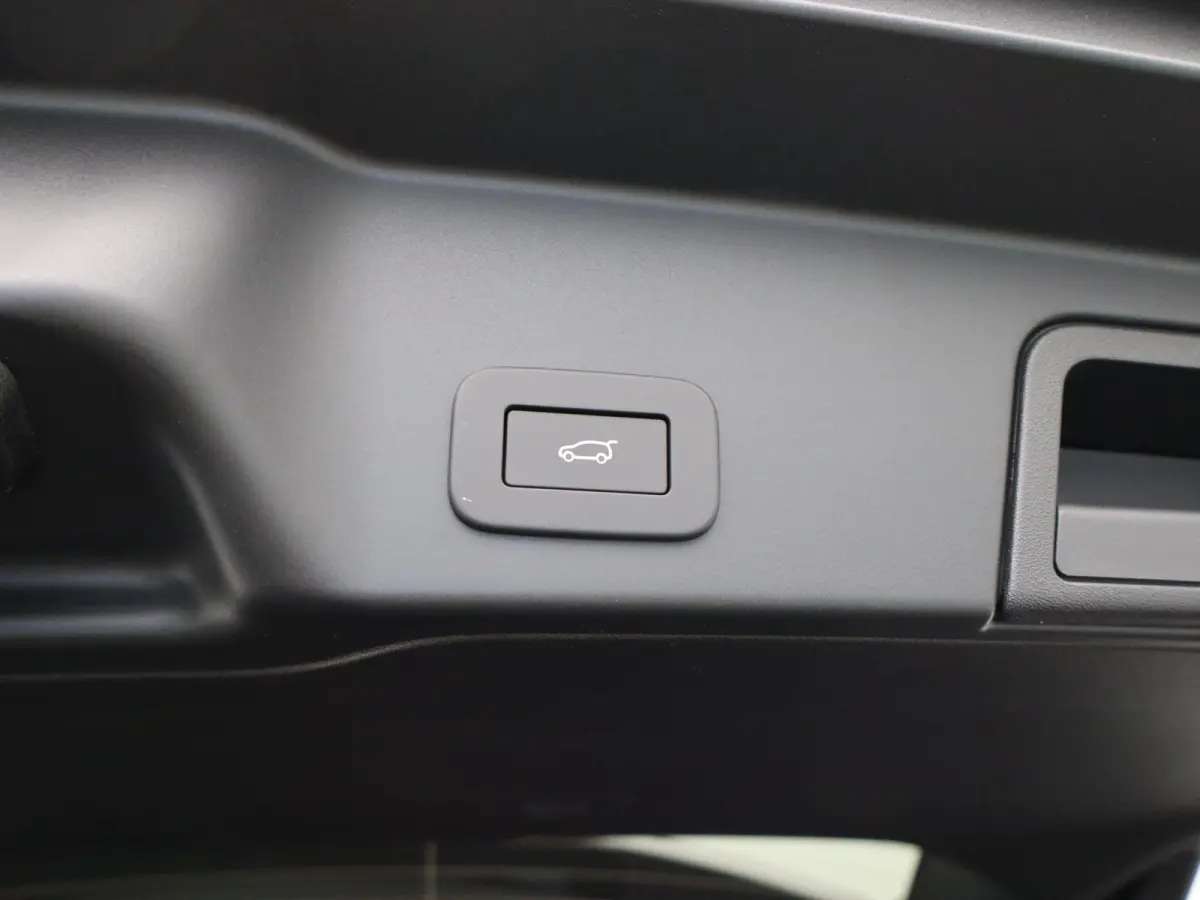 1.5 P270e PHEV AWD Business Dynamic Edition | Comfort Pack | Trekhaak elektrisch uitklapbaar | Black Pack |