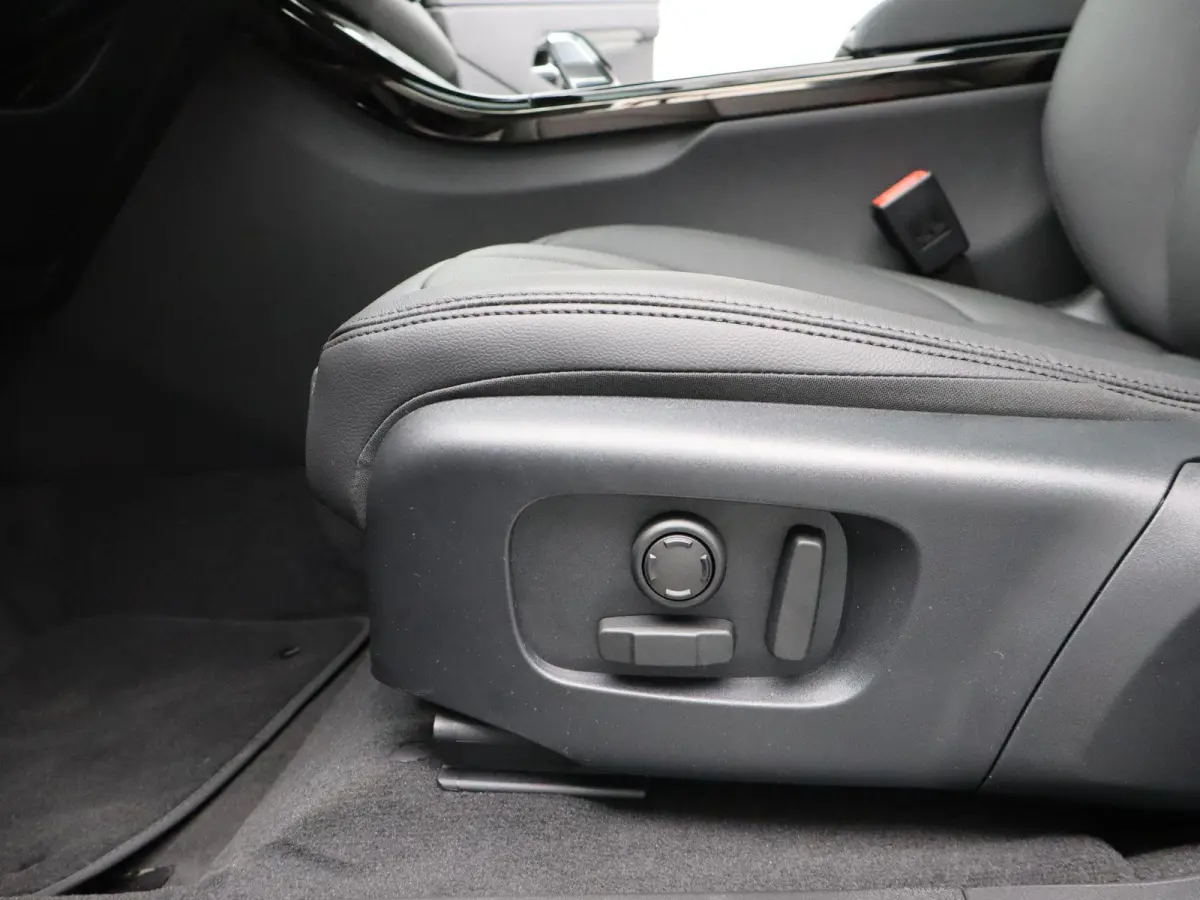1.5 P270e PHEV AWD Business Dynamic Edition | Comfort Pack | Trekhaak elektrisch uitklapbaar | Black Pack |