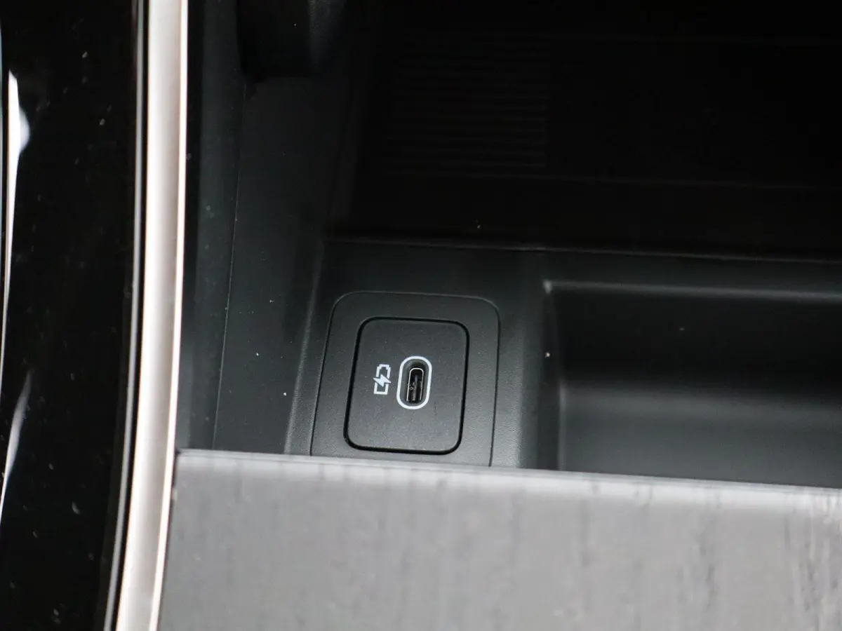 1.5 P270e PHEV AWD Business Dynamic Edition | Comfort Pack | Trekhaak elektrisch uitklapbaar | Black Pack |