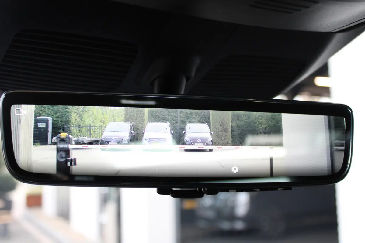 300d / AMG / 4-Matic / DC / Luchtvering / Pano / Elec Stoelen / Burmester / Vol Opties / NIEUWSTAAT.