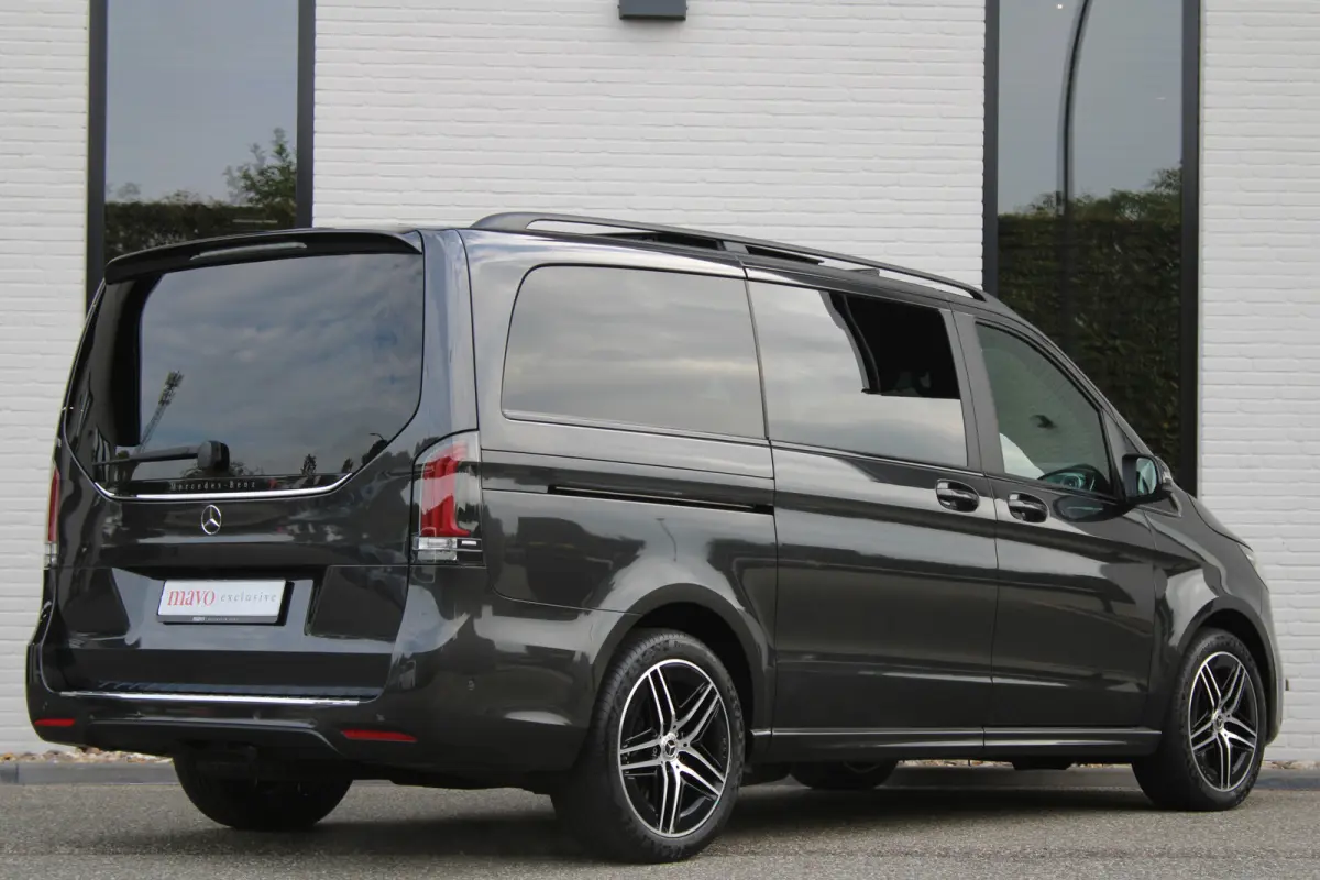 300d / AMG / 4-Matic / DC / Luchtvering / Pano / Elec Stoelen / Burmester / Vol Opties / NIEUWSTAAT.
