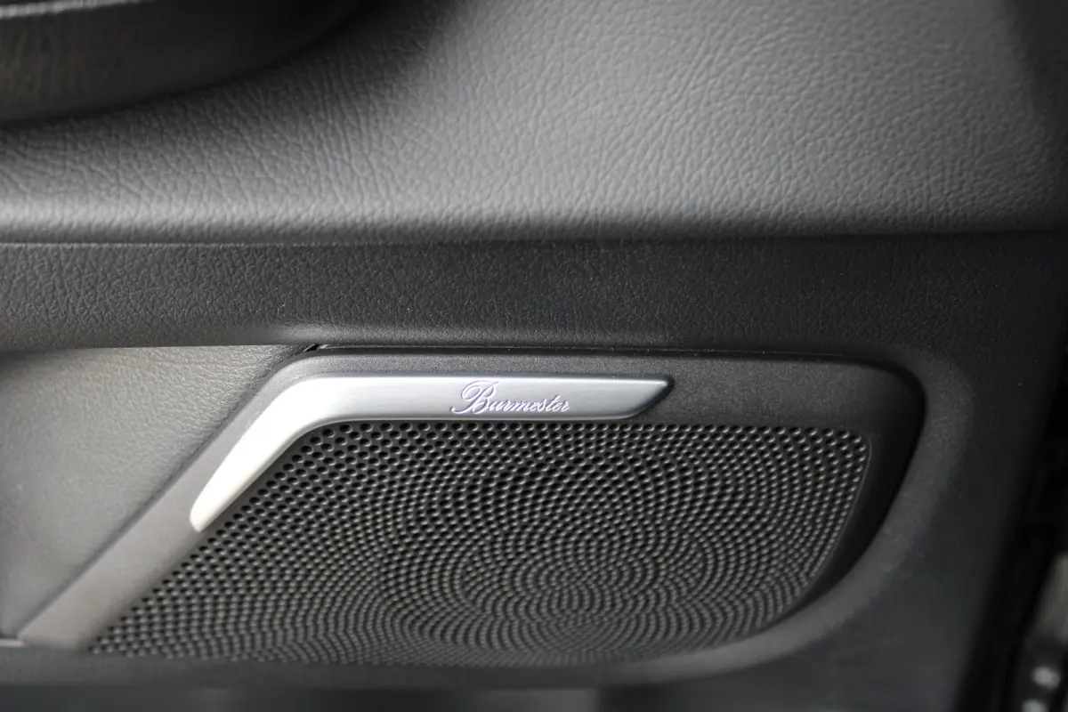 300d / AMG / 4-Matic / DC / Luchtvering / Pano / Elec Stoelen / Burmester / Vol Opties / NIEUWSTAAT.