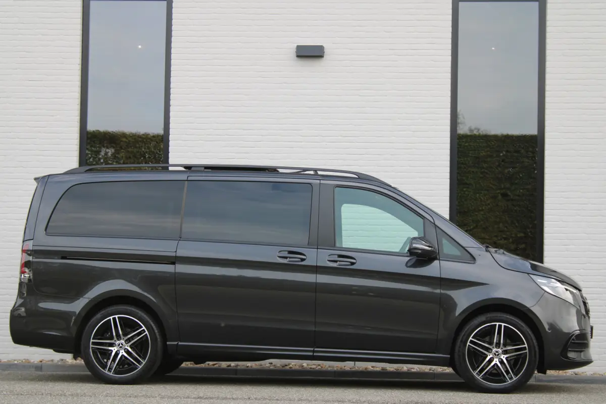 300d / AMG / 4-Matic / DC / Luchtvering / Pano / Elec Stoelen / Burmester / Vol Opties / NIEUWSTAAT.