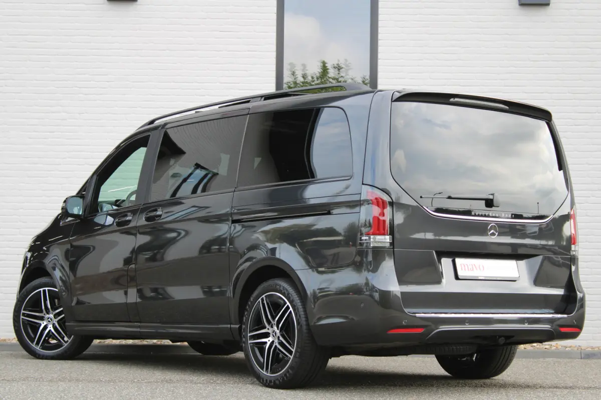 300d / AMG / 4-Matic / DC / Luchtvering / Pano / Elec Stoelen / Burmester / Vol Opties / NIEUWSTAAT.