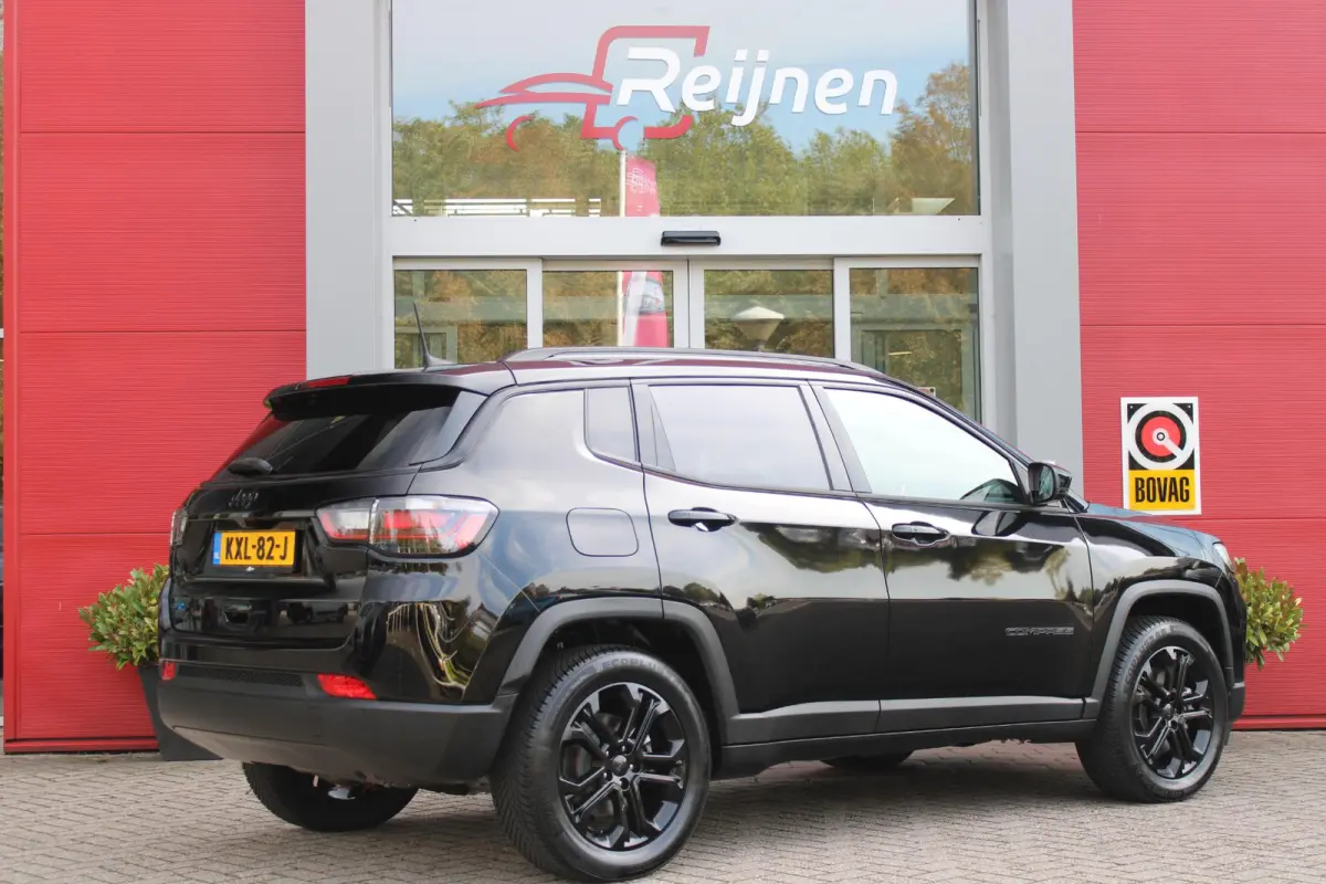 4xe 240PK Plug-in Hybrid UPLAND | LAGE KM STAND! | NAVIGATIE | DRAADLOZE APPLE CARPLAY/ANDROID AUTO | DRAADLOZE TELEFOONLADER | ALL SEASON BANDEN | KEYLESS ENTRY/START | ADAPTIVE CRUISE CONT