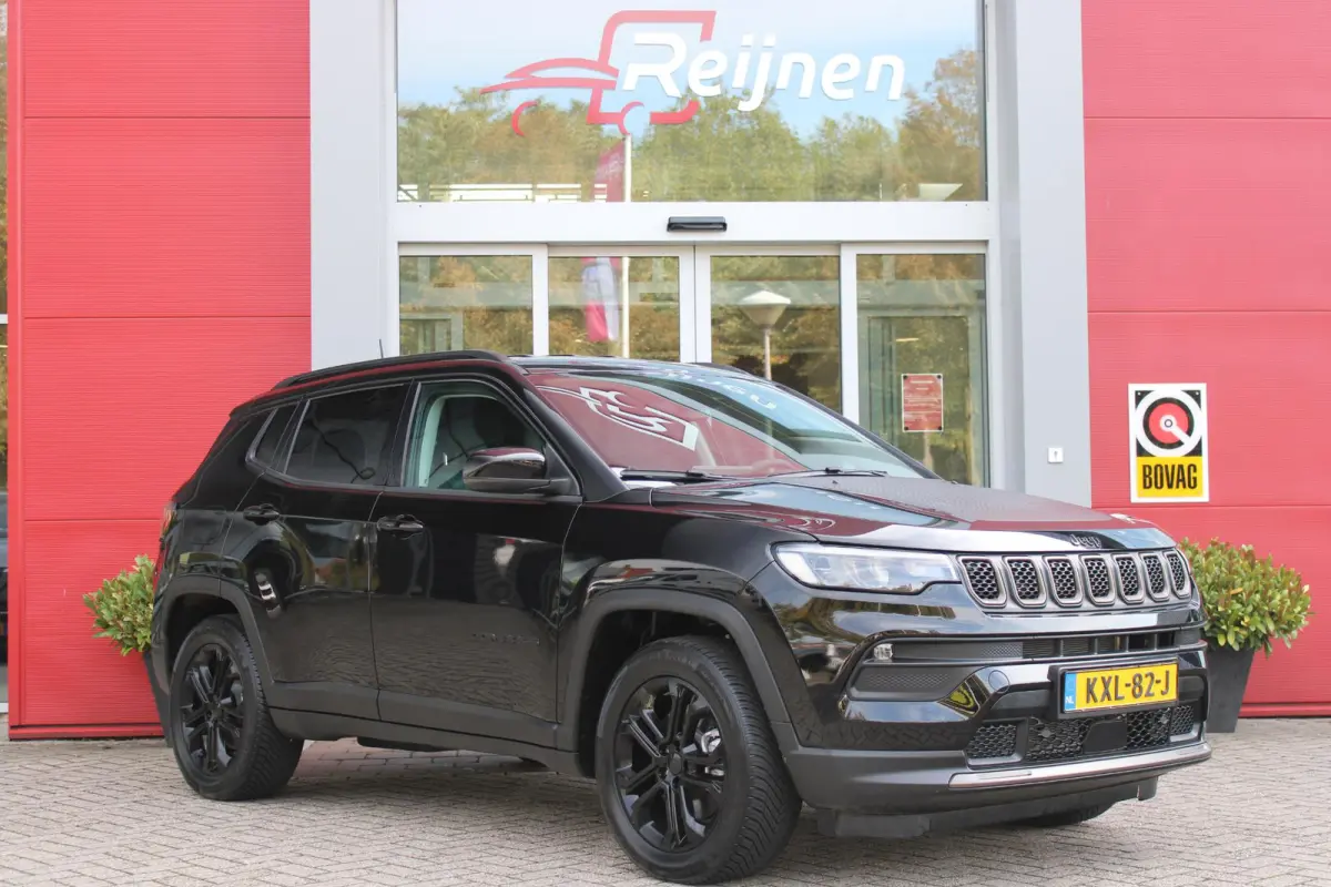 4xe 240PK Plug-in Hybrid UPLAND | LAGE KM STAND! | NAVIGATIE | DRAADLOZE APPLE CARPLAY/ANDROID AUTO | DRAADLOZE TELEFOONLADER | ALL SEASON BANDEN | KEYLESS ENTRY/START | ADAPTIVE CRUISE CONT