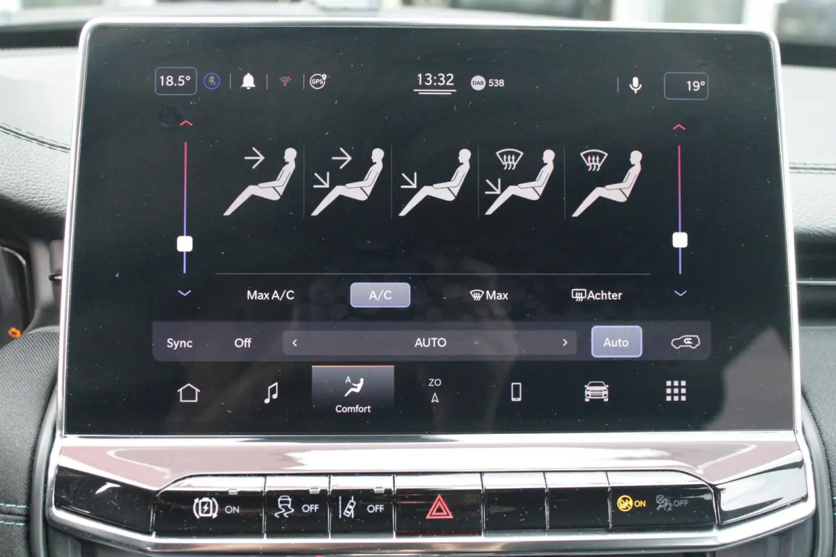 4xe 240PK Plug-in Hybrid UPLAND | LAGE KM STAND! | NAVIGATIE | DRAADLOZE APPLE CARPLAY/ANDROID AUTO | DRAADLOZE TELEFOONLADER | ALL SEASON BANDEN | KEYLESS ENTRY/START | ADAPTIVE CRUISE CONT