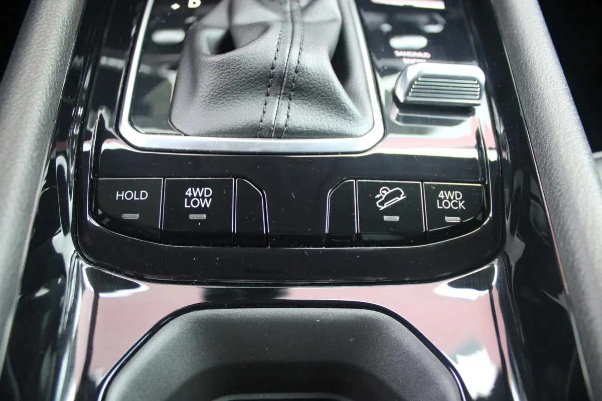 4xe 240PK Plug-in Hybrid UPLAND | LAGE KM STAND! | NAVIGATIE | DRAADLOZE APPLE CARPLAY/ANDROID AUTO | DRAADLOZE TELEFOONLADER | ALL SEASON BANDEN | KEYLESS ENTRY/START | ADAPTIVE CRUISE CONT