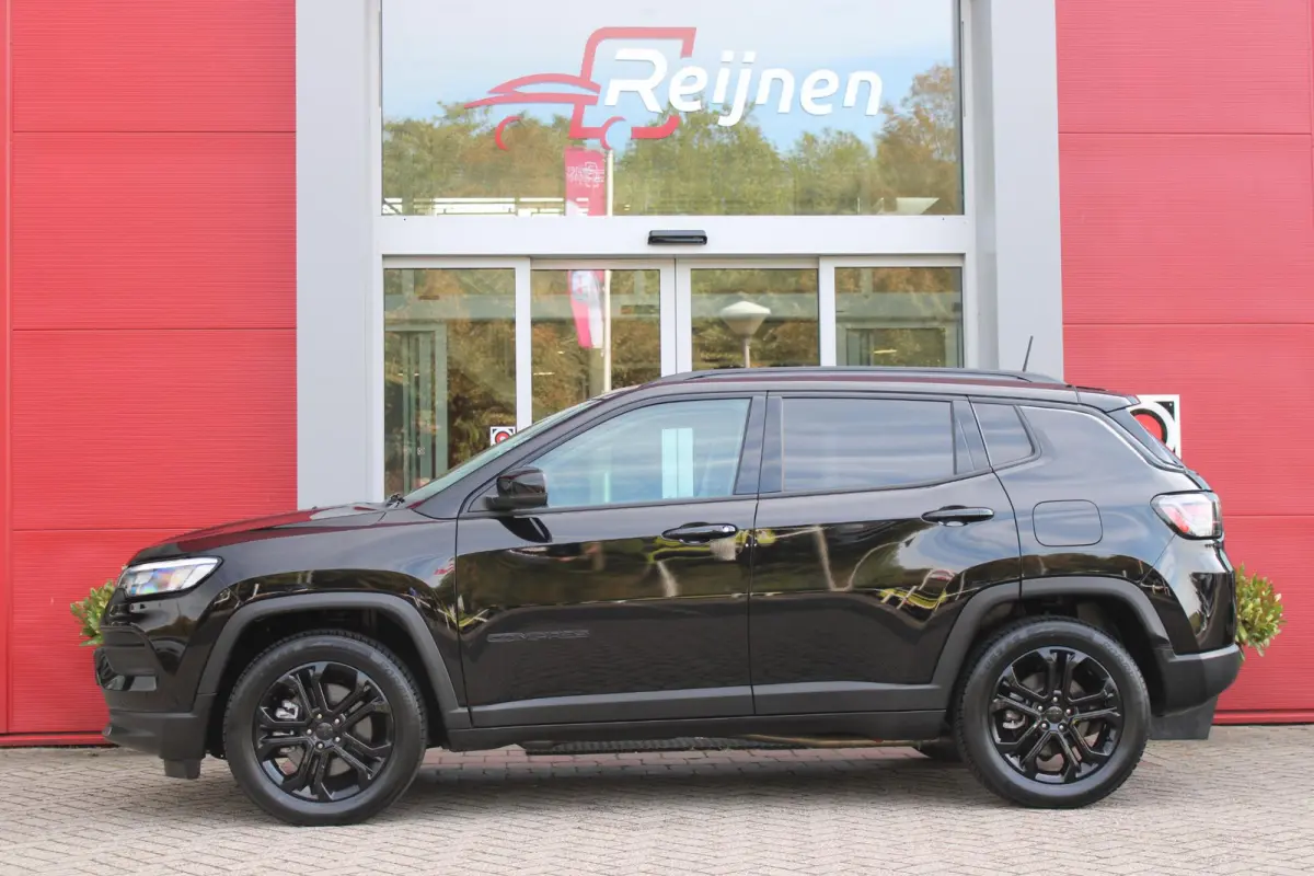 4xe 240PK Plug-in Hybrid UPLAND | LAGE KM STAND! | NAVIGATIE | DRAADLOZE APPLE CARPLAY/ANDROID AUTO | DRAADLOZE TELEFOONLADER | ALL SEASON BANDEN | KEYLESS ENTRY/START | ADAPTIVE CRUISE CONT