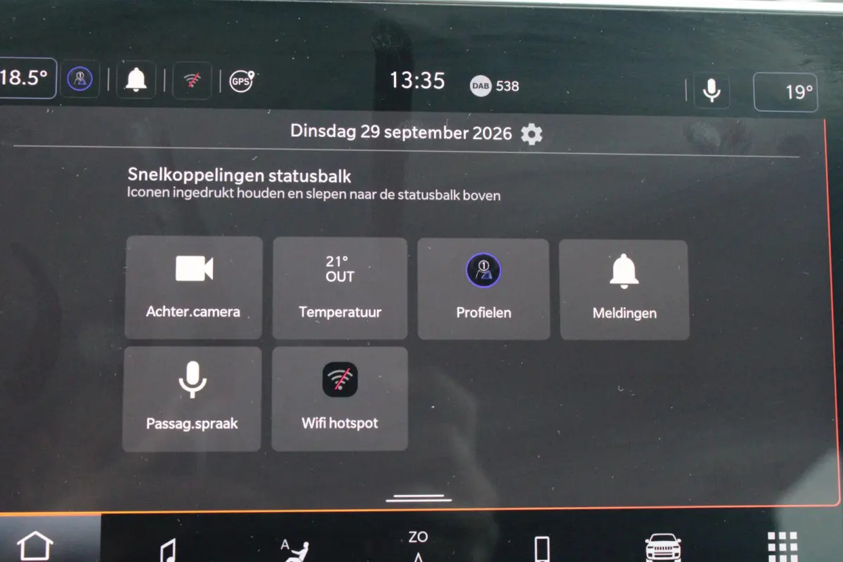4xe 240PK Plug-in Hybrid UPLAND | LAGE KM STAND! | NAVIGATIE | DRAADLOZE APPLE CARPLAY/ANDROID AUTO | DRAADLOZE TELEFOONLADER | ALL SEASON BANDEN | KEYLESS ENTRY/START | ADAPTIVE CRUISE CONT