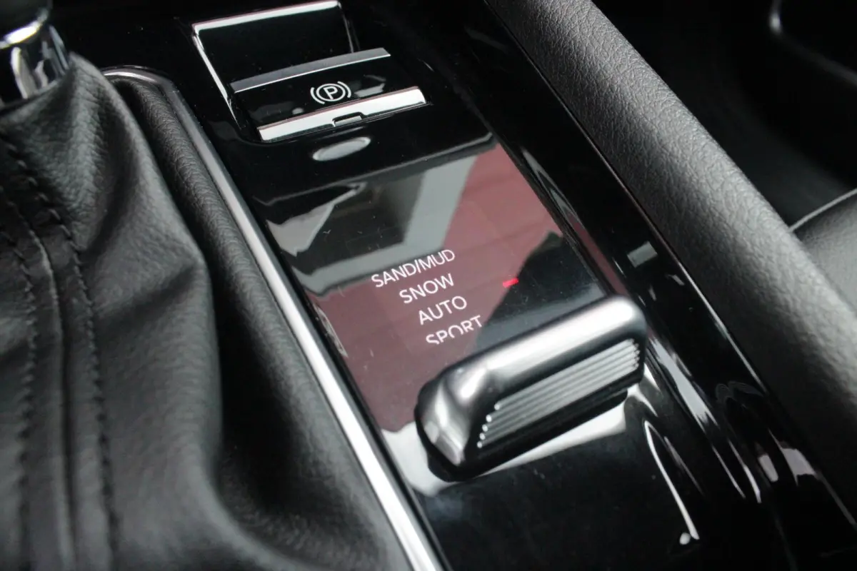 4xe 240PK Plug-in Hybrid UPLAND | LAGE KM STAND! | NAVIGATIE | DRAADLOZE APPLE CARPLAY/ANDROID AUTO | DRAADLOZE TELEFOONLADER | ALL SEASON BANDEN | KEYLESS ENTRY/START | ADAPTIVE CRUISE CONT