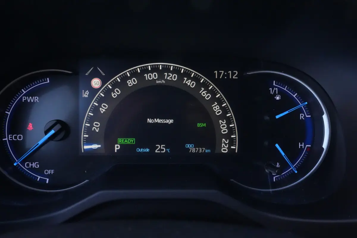 2.5 Hybrid | 218 PK | ACC | Trekhaak | Camera | NAV | Toyota RAV4 2.5 Hybrid met 2.5-liter 4-cilinder hybride motor, adaptieve cruise control, LED koplampen, achteruitrijcamera, parkeersenso