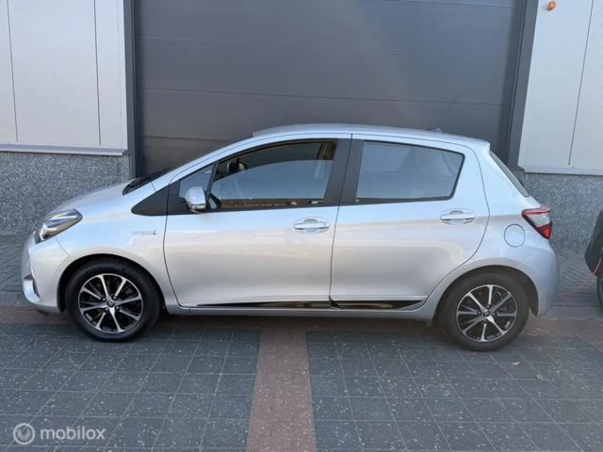1.5 Hybrid |55.000 KM| Keyless| Navi |Carplay*