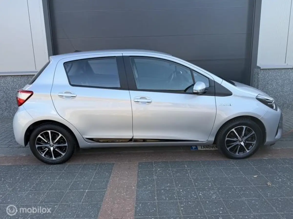 1.5 Hybrid |55.000 KM| Keyless| Navi |Carplay*