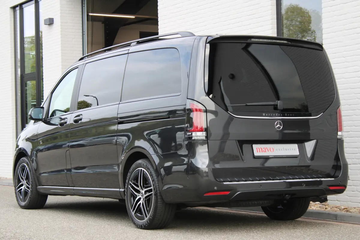 300d / AMG / 4-Matic / 7-Persoons / Luchtvering / Pano / Elec Stoelen / Burmester / Vol Opties / NIEUWSTAAT.