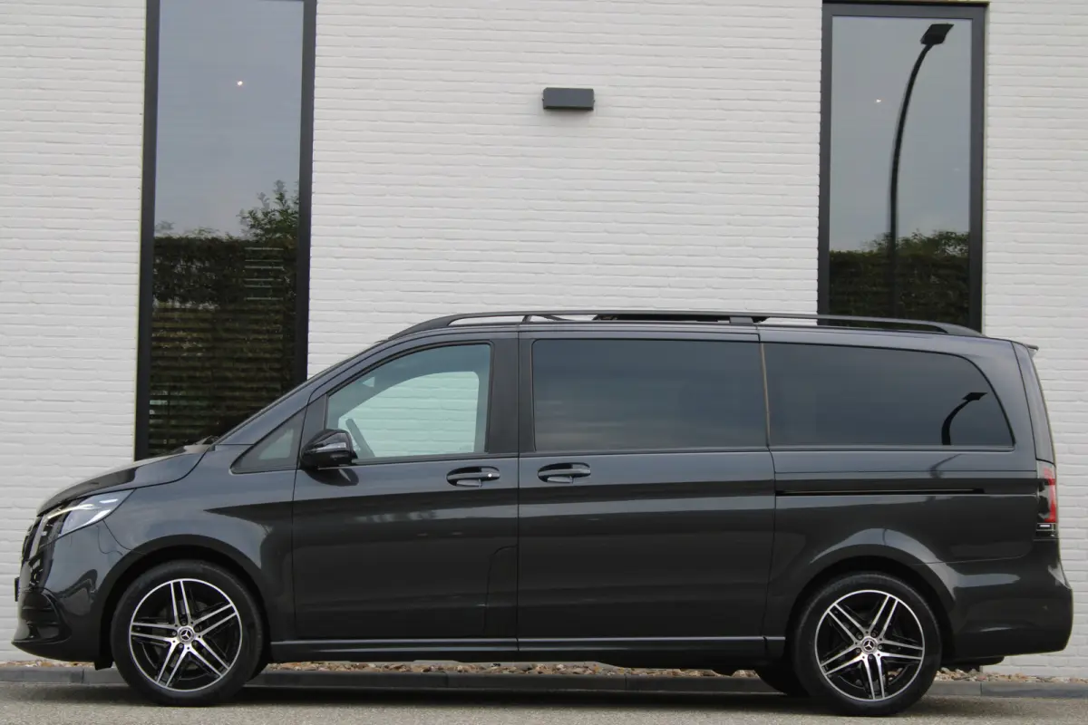 300d / AMG / 4-Matic / 7-Persoons / Luchtvering / Pano / Elec Stoelen / Burmester / Vol Opties / NIEUWSTAAT.